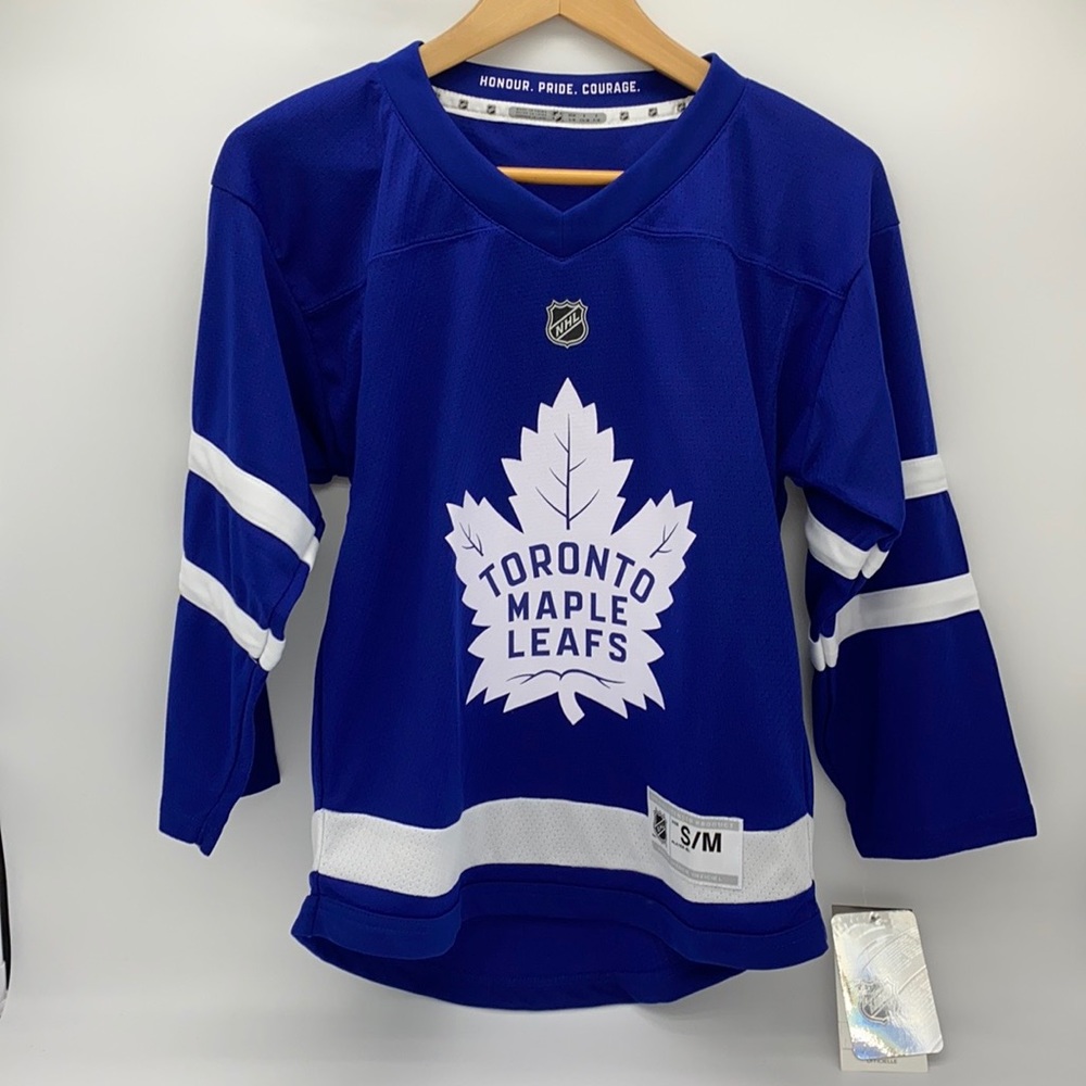 NWT Toronto Maple Leafs Replica Jersey Boys S/M Officially Licensed with the NHL